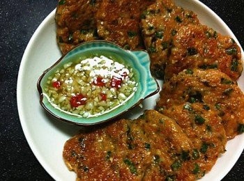 step6: 把全部的汁料材料混合，吃魚餅時可沾此泰式汁料同吃。