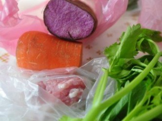 step1: 備料:紫山藥、紅蘿蔔、芹菜、豬絞肉