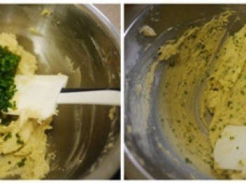 step8: 最後把細香蔥也加入,用混合麵粉的方式一樣混合均勻.