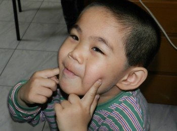 step11: 小兒子吃的好開心~