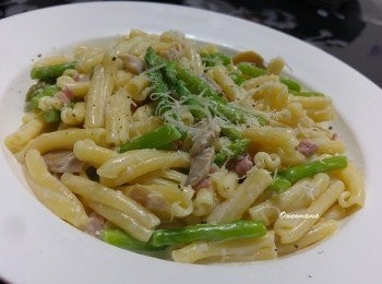 step6: 上碟，灑上適量黑椒及巴馬臣芝士碎便完成。