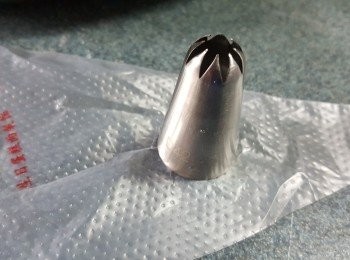 step5: 用這款唧花咀,唧花袋盡量用厚身袋