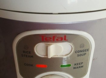 step5: 將按煲飯按鈕煮約1小時後，關掉電源浸焗4-6小時即可。