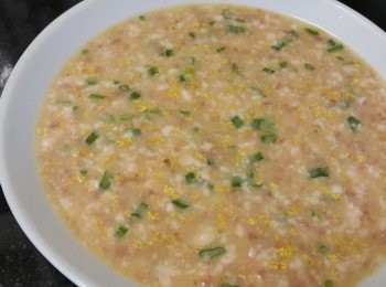 step5: 桂花肉鬆蒸蛋

材料 ：

桂花 1茶匙
免治豬肉 160克
雞蛋 2隻 
蔥花 少許
雞粉 少許
麻油 少許

做法 :

打入 2 隻雞蛋, 少少雞粉, 麻油, 約 2隻蛋的水份( 要用溫水) , 攪混後再放入免治豬肉 , 蔥花, 桂花再攪混, 用保鮮紙封好, 水滾後放入蒸 12 分鐘熄火 , 不要開蓋焗 3 至 5 分鐘