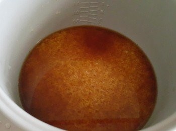 step4: 糯米與白米洗淨後加入香菇水 米與水1:1