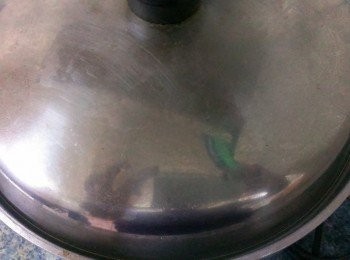 step7: 再蓋外蓋~煮好悶20分鐘加紅冰糖~至喜愛的甜度~二砂也行兒~依個人喜愛~