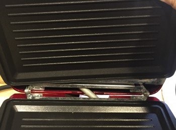 step3: 接著把鬆餅機換上條紋鐵盤

插上插頭讓機器預熱