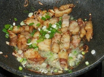 step5: 最後撒上蔥花，就可以起鍋