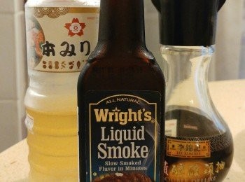 step2: 浸冰水時可準備浸料: 頭抽, 味醂, 水 (1:1:1, eg 100 ml) + 少少煙汁, 也可加些黃酒, 試味至滿意, 浸料要蓋過鴨蛋

(若没有味醂也可用紹酒代替)