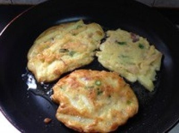 step4: 慢慢煎煎至兩面金黃就可以了