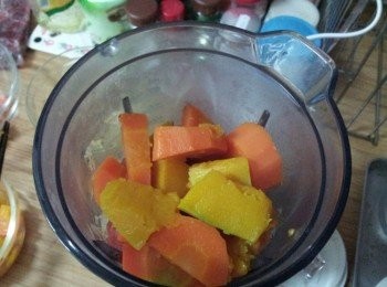 step10: 把所有已放涼的材料加入果汁機中