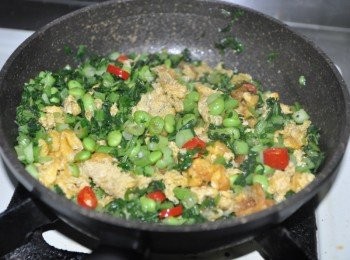 step4: 略略拌炒即可，調個味就完成囉~