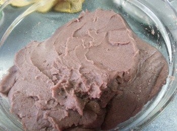 step7: 將紅豆蓉炒至乾身即可