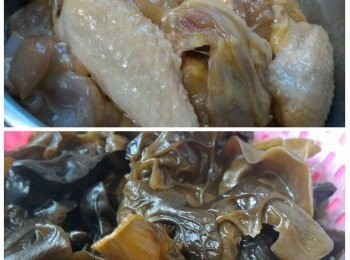 step1: 雞件與醃料拌勻，醃3小時。雲耳清洗後浸軟去蒂氽水。
醃料:
生抽(醬油)1.5湯匙，紹興酒1湯匙，鹽2/3茶匙，砂糖半湯匙，油1湯匙，麻油半湯匙，粟粉(玉米粉)3茶匙，胡椒粉少許。