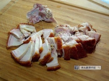 step1: 燒肉去骨切片。