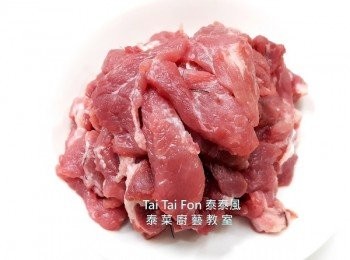 step3: 豬肉切絲或切片下鍋