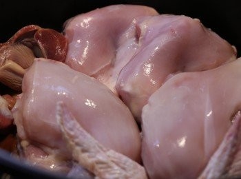 step1: 走地雞去皮