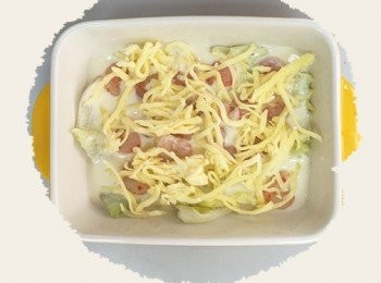 step11: 鋪上一層起司絲。 (重複步驟8-11三次)