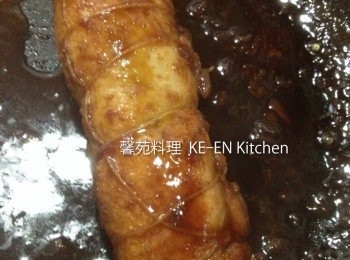 step5: 倒入調味料、水50cc、煮至收汁即可