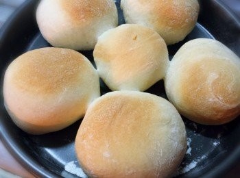 step7: 麵包放涼。