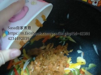 step4: 落泡菜炒勻盛起