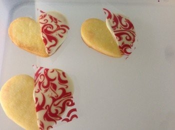 step7: 朱古力移印紙是用可可油做，所以是全靠熱力去溶出圖案