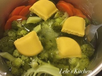 step2: 電鍋跳起後，加入奶油醬塊與無鹽奶油 拌至融化。