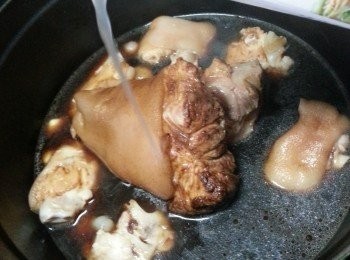step8: 加入清雞湯及食用開水