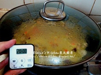 step10: 用中火煮滾後蓋上蓋轉用慢火煮20分鐘