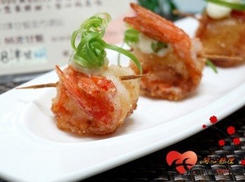 step8: 擠上沙拉醬即可