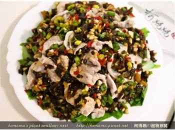 step8: 最後淋上特調醬汁，即可立即嚐鮮椒麻滋味。