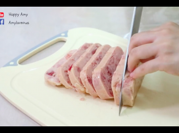 step2: 將午餐肉切成六片，備用。