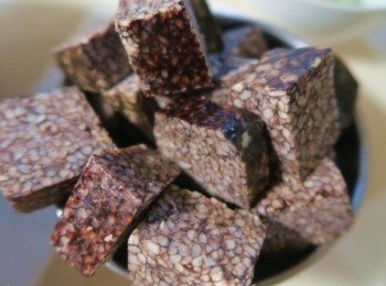 step2: 米血切成適當大小