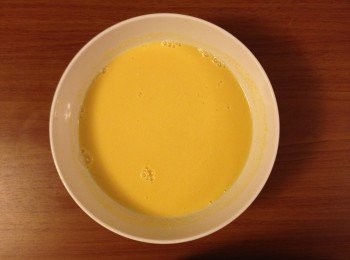 step3: 待啫喱水變涼後，加入淡奶拌勻。