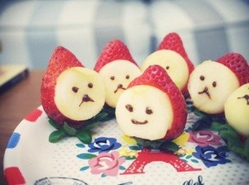 step11: 貨真價實的"蘋果肌草莓"~~~ 因為泡了鹽水所以臉都沒有變成黃臉婆喔^^" 快來試試看吧!!