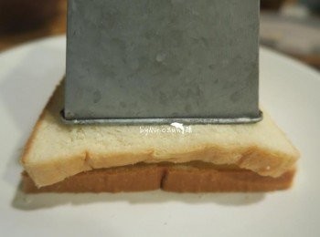 step5: 用容器緊緊按壓