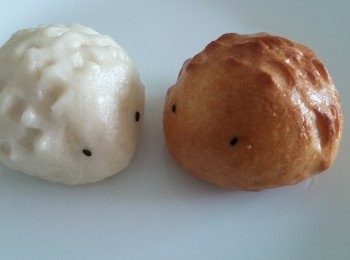 step3: 金黃箭豬包做法:
先將包面搽上油,用200度氣炸8分鐘,然後望一望再決定需唔需要加時。