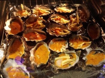 step2: 喜歡的可以加入碎芝士一起焗, 再放入焗爐用180度焗15分鐘，就完成！