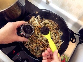 step5: 後下黑松露醬。