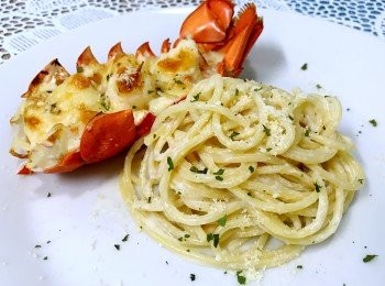 step7: 隨意撒上芝士粉和洋芫荽碎即可！