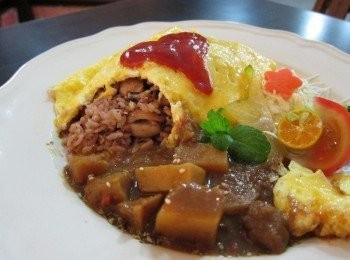 step4: <span class="group_3">沙拉</span>加入自己喜歡的菜，淋上水果<span class="group_3">沙拉</span>醬汁 在畫上一個愛心，大功告成^^