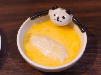 step4: 再薄薄沾上一層蛋液