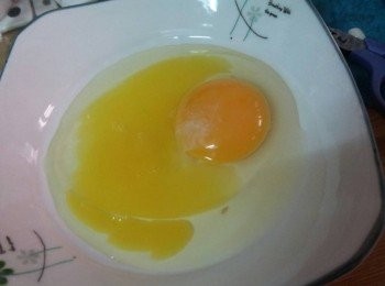 step6: 蛋液中加入柳橙汁打勻