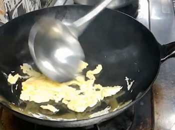 step2: 落蛋炒碎