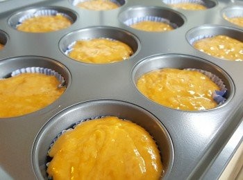 step6: 焗爐180預熱，放入蛋糕焗20-25分鐘