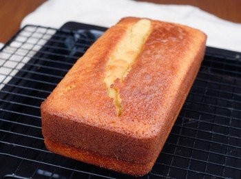 step5: 將蛋糕放在涼架上待涼