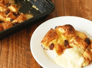 step10: 淋上雲呢拿醬或配搭雪糕同吃。