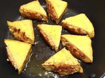 step6: 再把每一面都煎一煎，先拿起來。