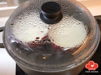 step7: 中火加蓋蒸15分鐘，再用超細火蒸5分鐘，最後熄火焗2分鐘即成