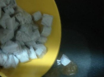 step6: 倒入芋頭粒煮滾